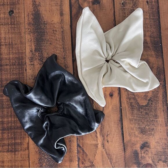 新品未使用　Leticia hair accessorie HAIR CLAW 02 (Black) – LETICIA